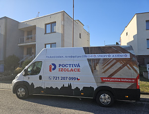 Zateplení stropu zděného rodinného domu pomocí foukané izolace